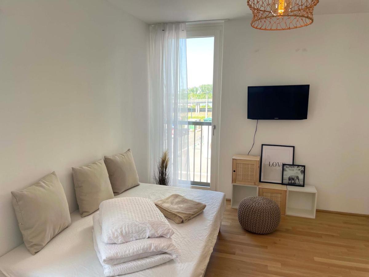 Urban Oasis: Stylische Wohnung Wien Eksteriør bilde